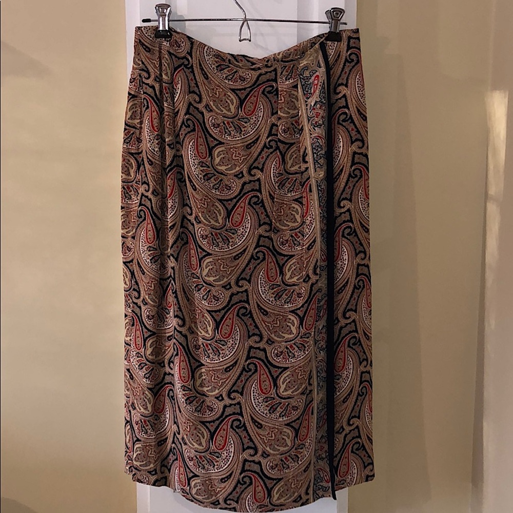 Midi skirt.